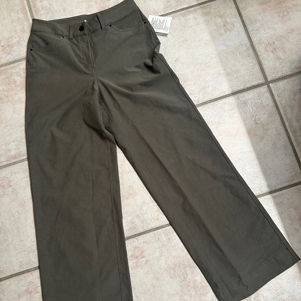 New Lululemon City Sleek pants in army green